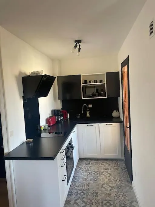 Studio Tres Agreable Avec Balcon Et Wi-Fi Sanary-sur-Mer Apartment