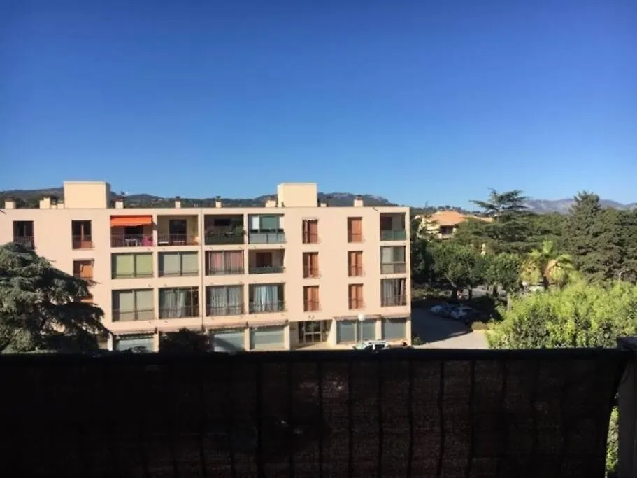 Apartment Studio Tres Agreable Avec Balcon Et Wi-Fi Sanary-sur-Mer France