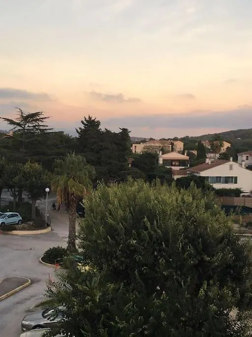 Studio Tres Agreable Avec Balcon Et Wi-Fi Sanary-sur-Mer 0*,  France